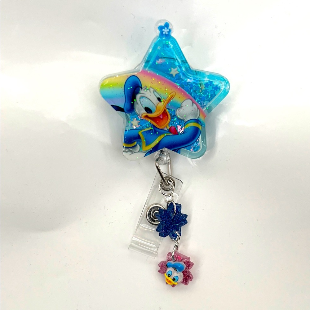New Donald Duck Star-Shaped Blue shaker badge reel with custom charms